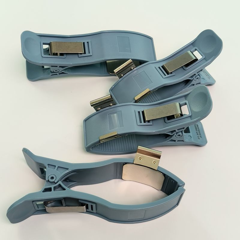 Limb Clip One Box/4 Blue Due elettrodi a braccio Due elettrodi a piede Apertura 4,0 mm REF ECG-FJX42
